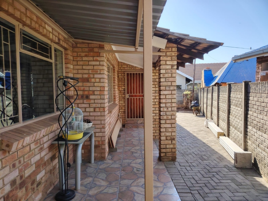 3 Bedroom Property for Sale in Bodorp North West